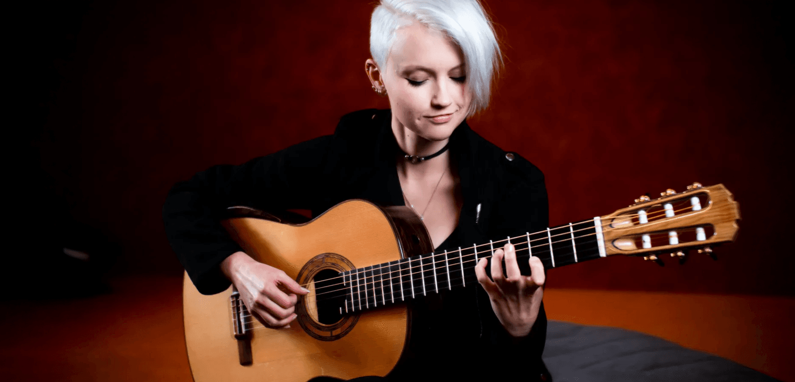 Meesters op de gitaar: Stephanie Jones speelt Piazzolla's De vier jaargetijden